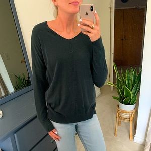 Super soft V-neck sweatshirt, size Small